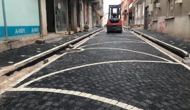 İVRİNDİ’DE SOKAKLAR GÜZELLEŞİYOR