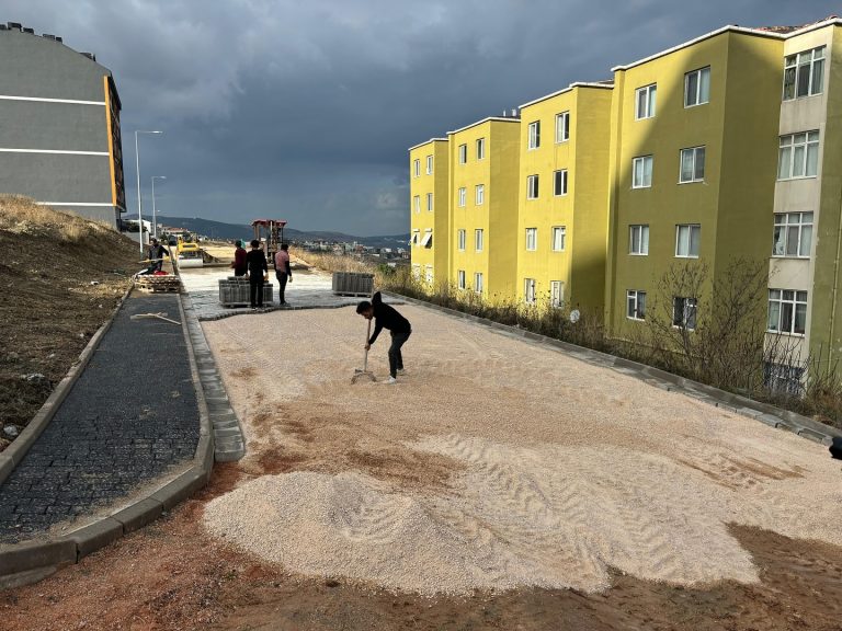 Levent Mahallesi’nde Yol Çalışmaları Tüm Hızıyla Devam Ediyor