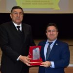 Ticaret Borsası Yönetim Kurulu Başkanı olan Mehmet Çetin, Balıkesir Üniversitesi 2024-2025 Eğitim-Öğretim Yılı kapsamında düzenlenen Onur, Akademik Başarı ve Akademik Teşvik Ödülleri Töreninde Onur Ödülü’ne layık görüldü.