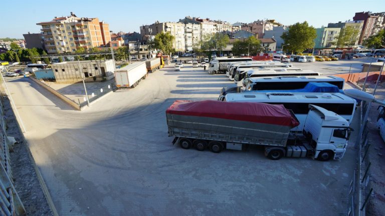 BBB’DEN ERDEK’E TIR OTOPARKI TIRLARIN PARKLANMA SORUNU ORTADAN KALKACAK