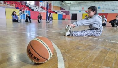 Susurk’ta “Birdenbine” projesi kapsamında 1200 çocuğa ücretsiz spor ve sanat kursları veriliyor